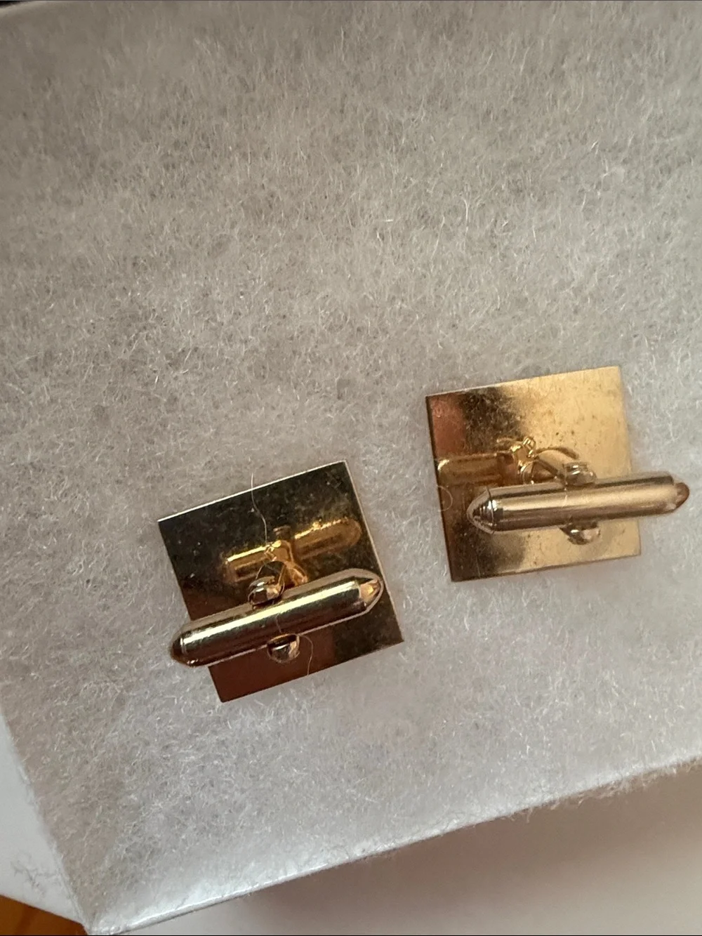 Vintage 1950’s gold tone Cufflinks featuring a red stone Sunburst Design ✨
